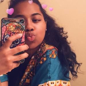 Meet your Posher, Malia